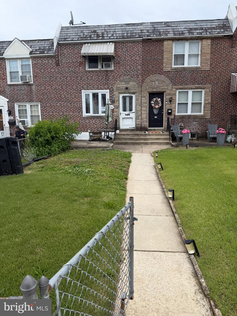 244 Cambridge Property Photo 2