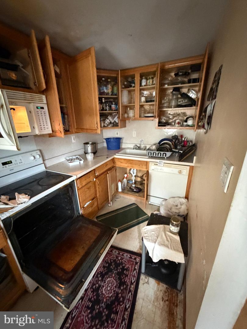 244 Cambridge Property Photo 15
