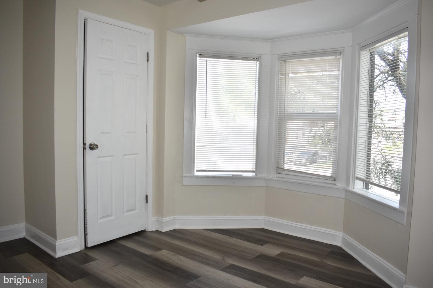 13 W 10th St #b Property Photo 7