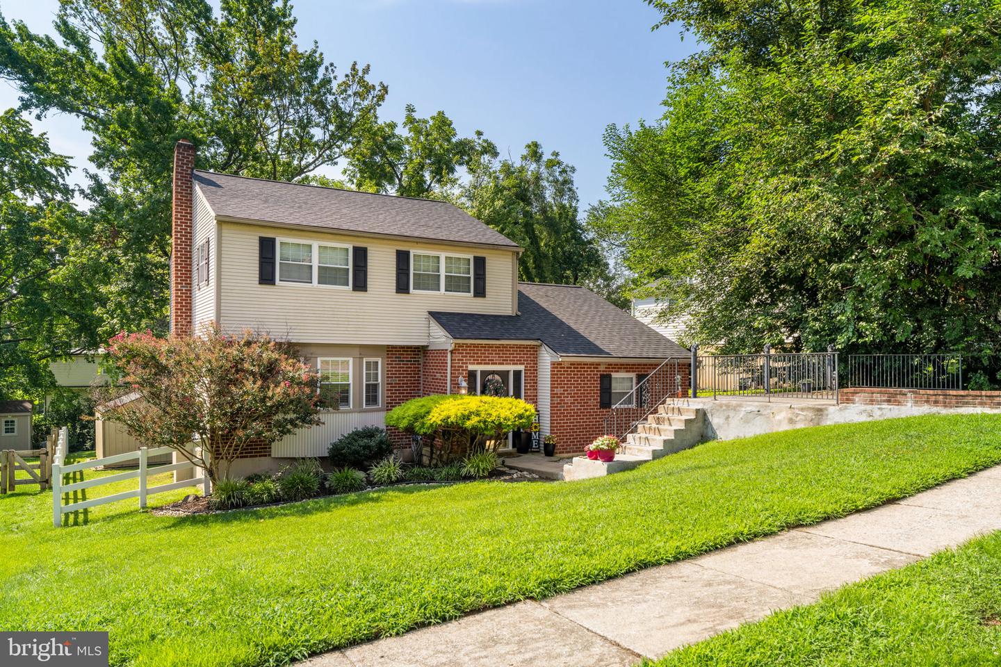 24 Winding Property Photo 1