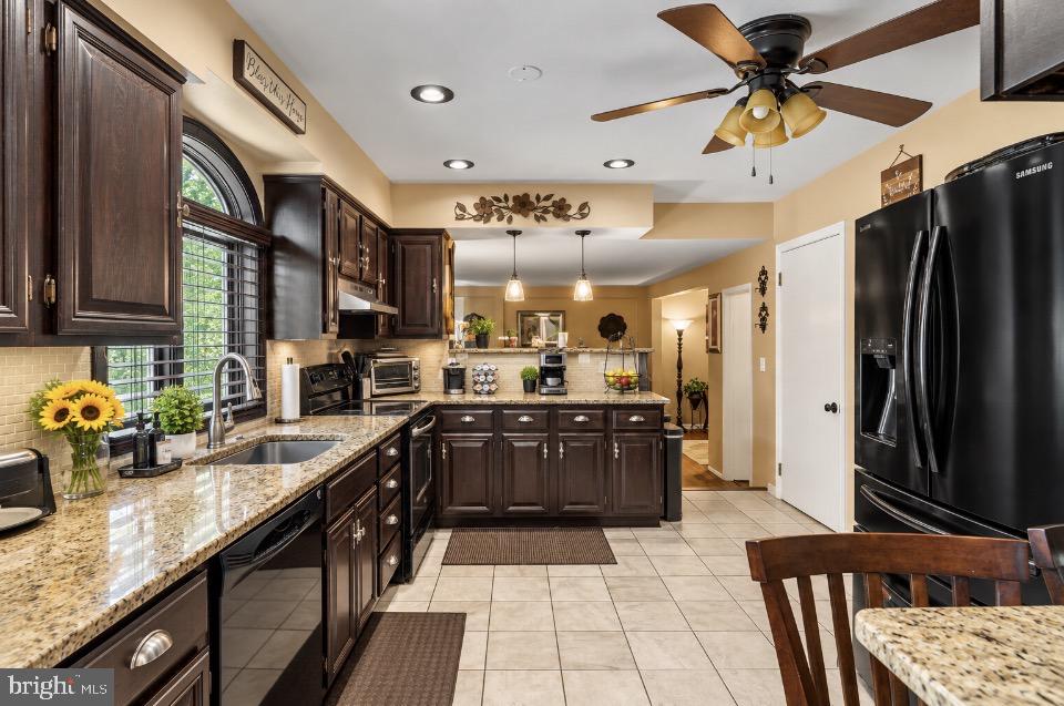 24 Winding Property Photo 5