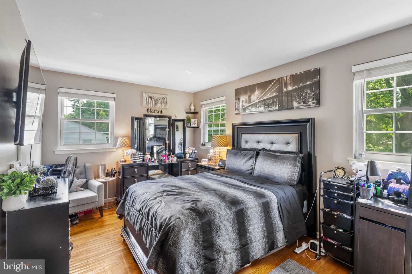 24 Winding Property Photo 11