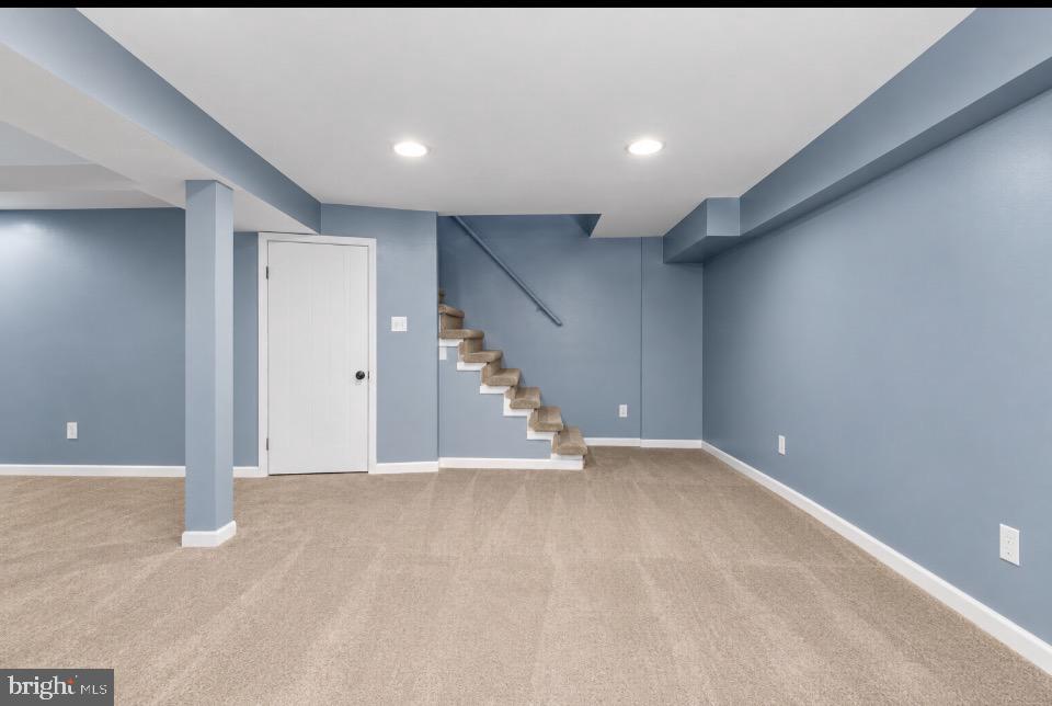 24 Winding Property Photo 14