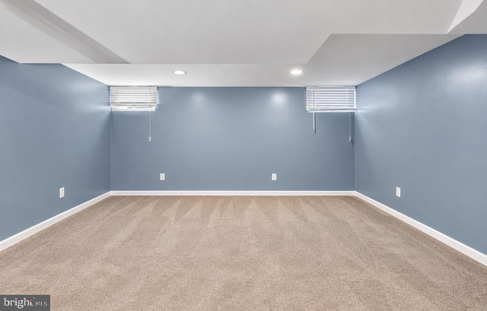 24 Winding Property Photo 16