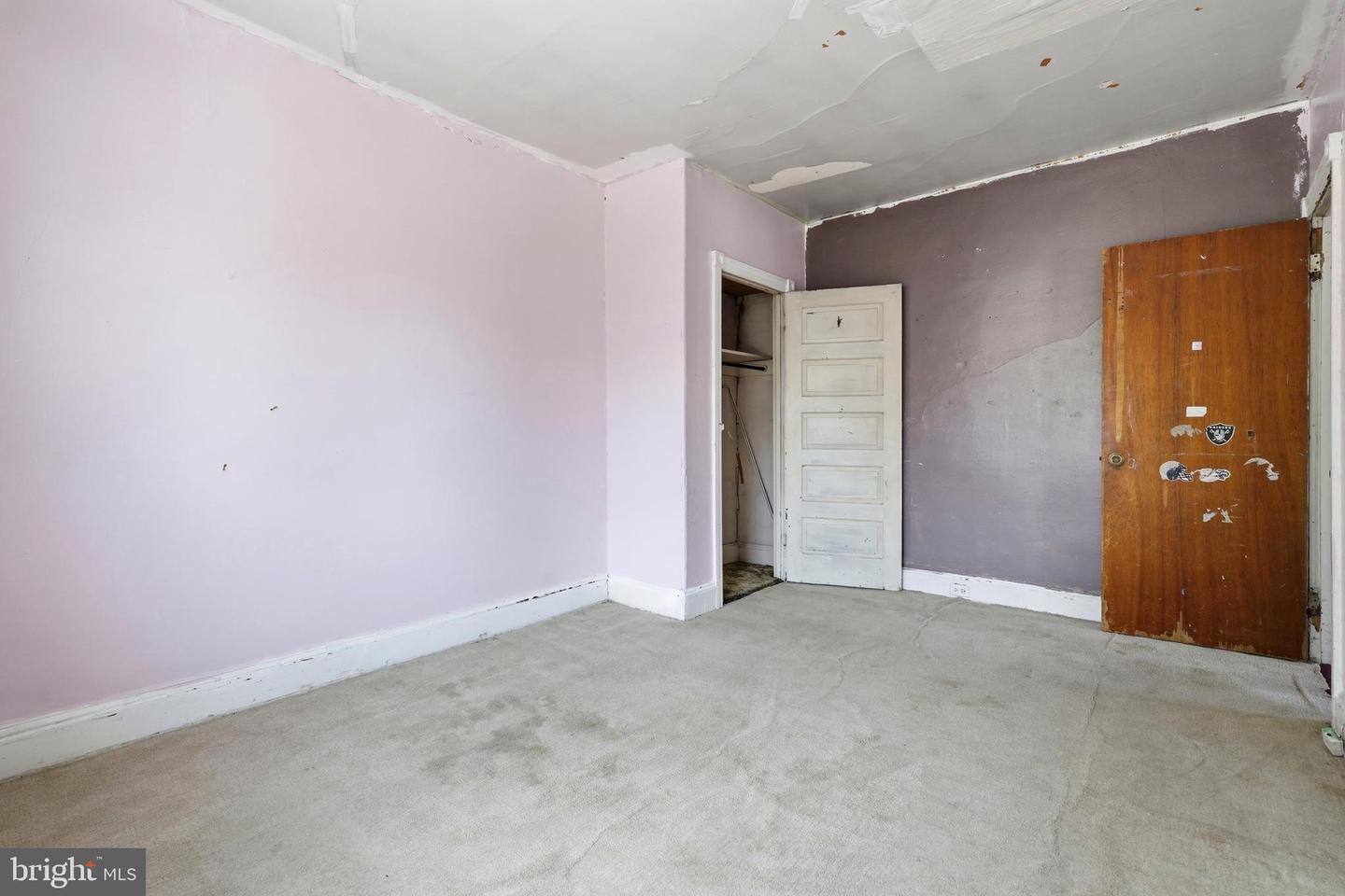 1 Spruce St Property Photo 16