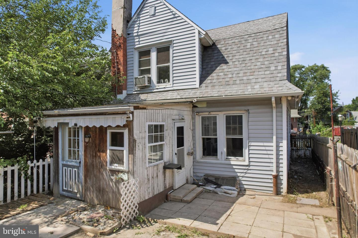 1 Spruce St Property Photo 29
