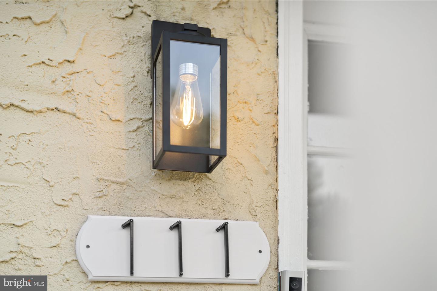 111 E Winona Ave Property Photo 2