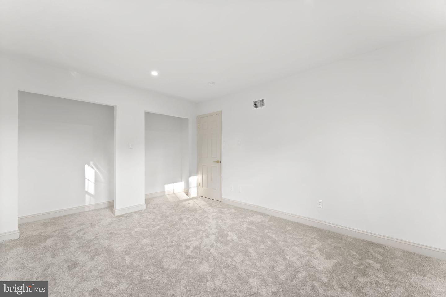 111 E Winona Ave Property Photo 20