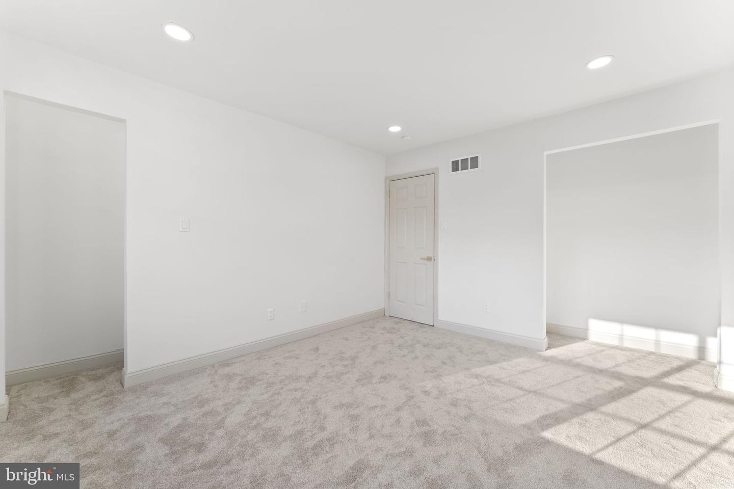 111 E Winona Ave Property Photo 24