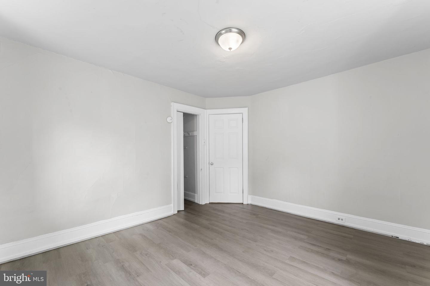 16 Windsor Ave Property Photo 4