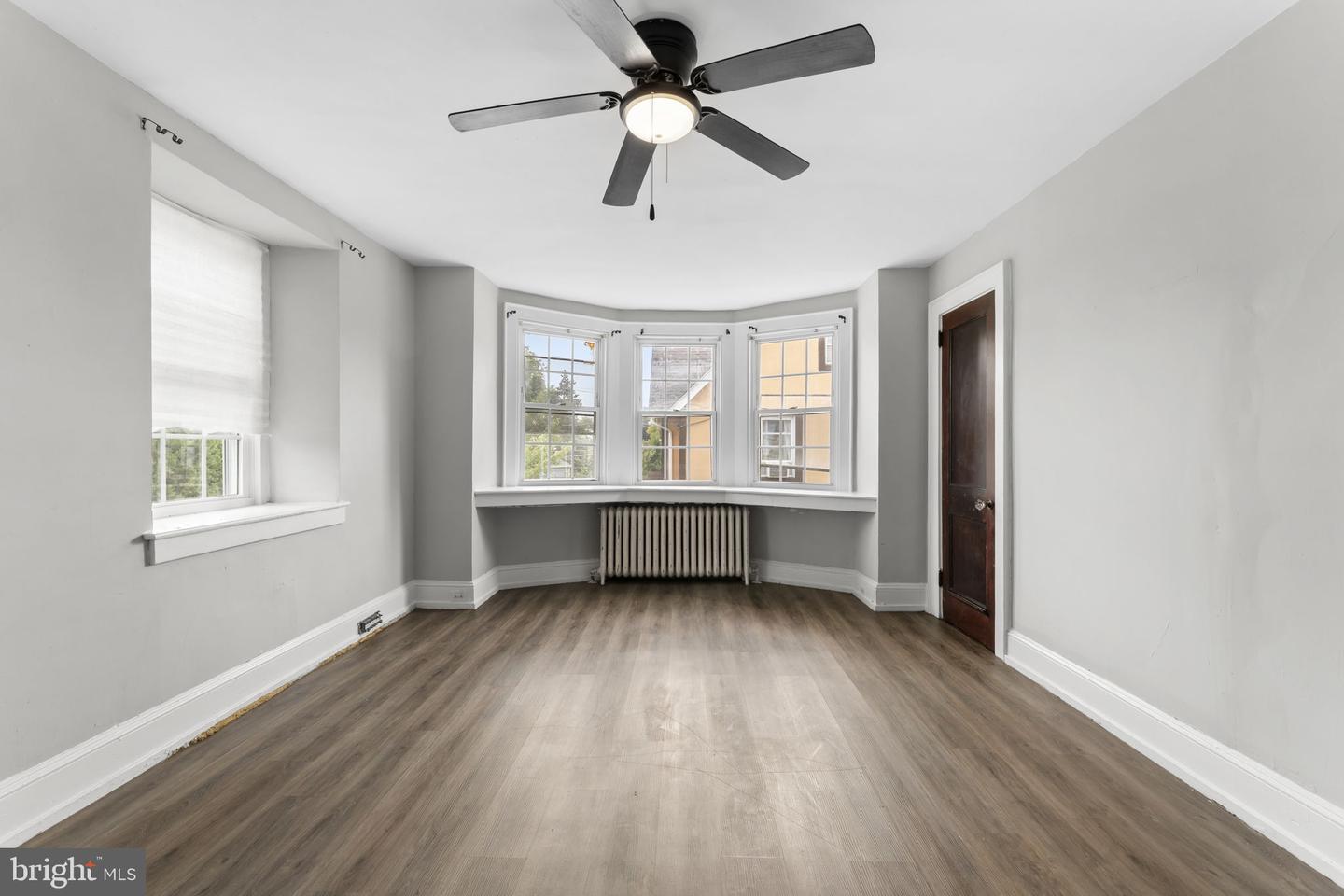 16 Windsor Ave Property Photo 6