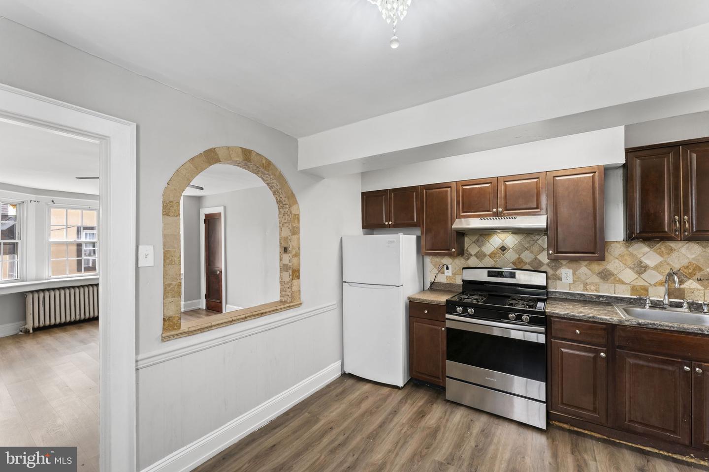 16 Windsor Ave Property Photo 10