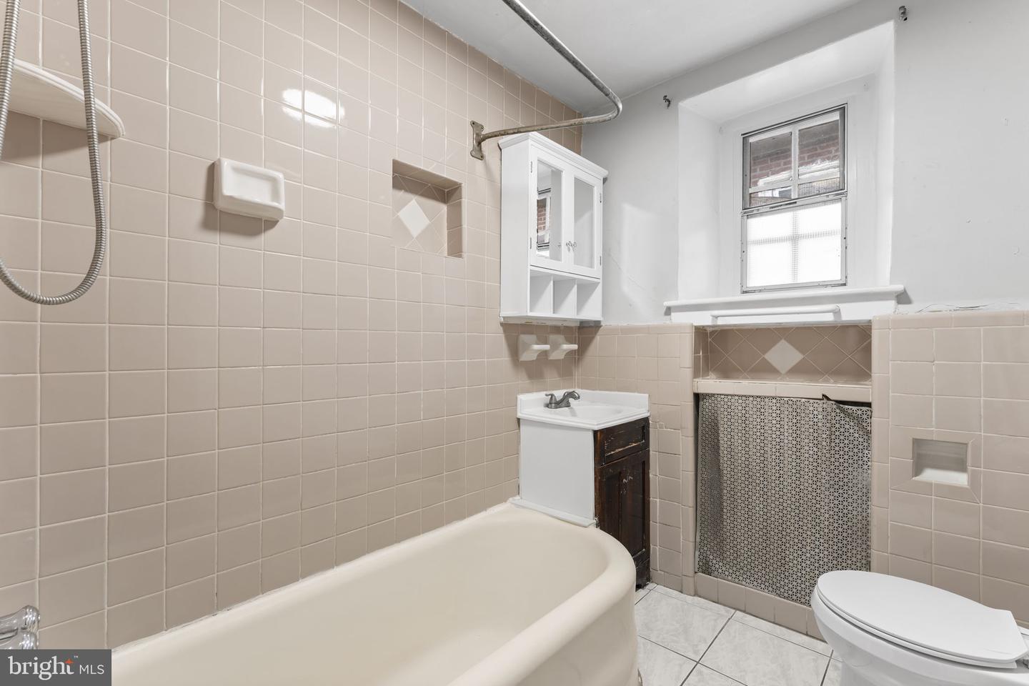 16 Windsor Ave Property Photo 12