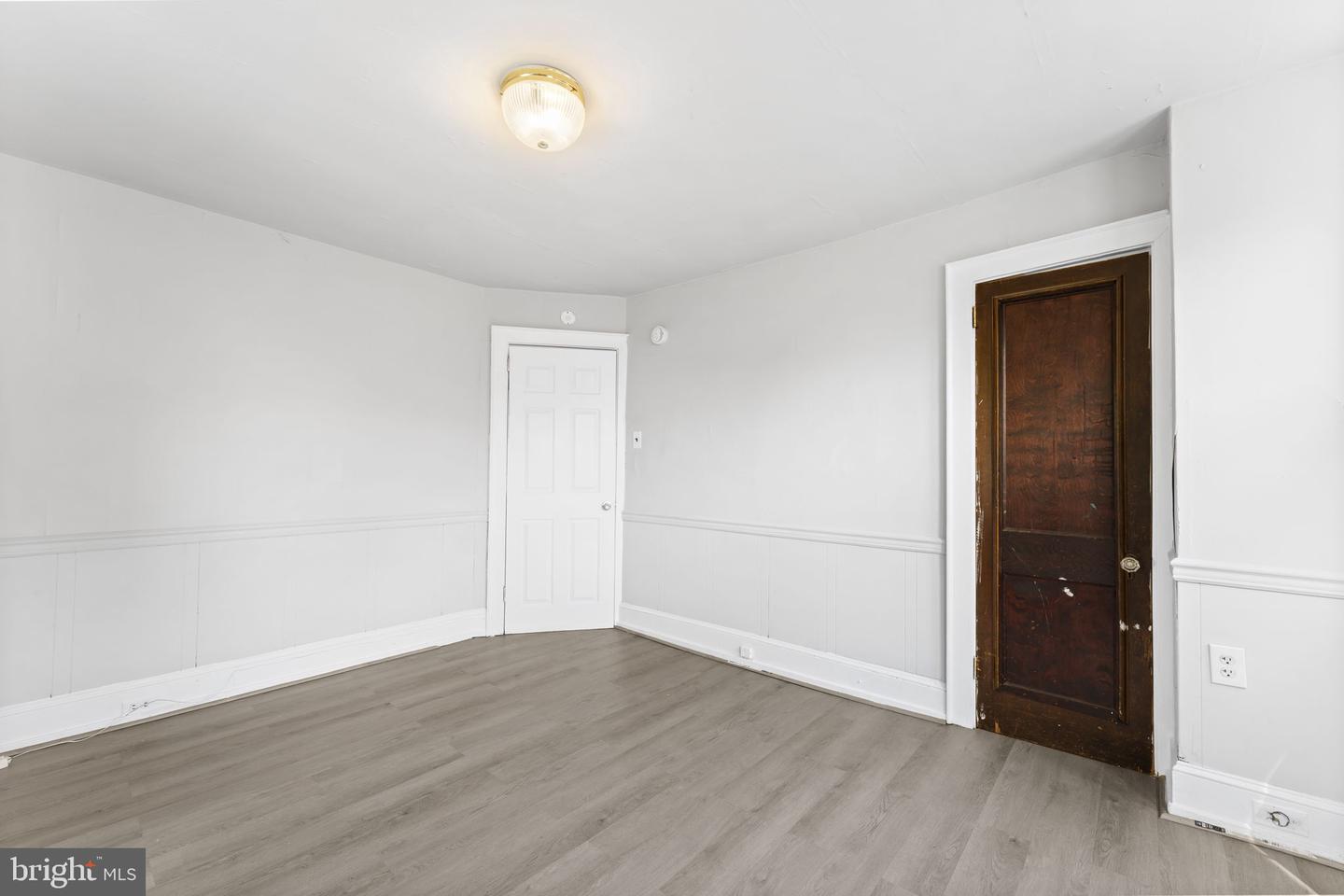 16 Windsor Ave Property Photo 14