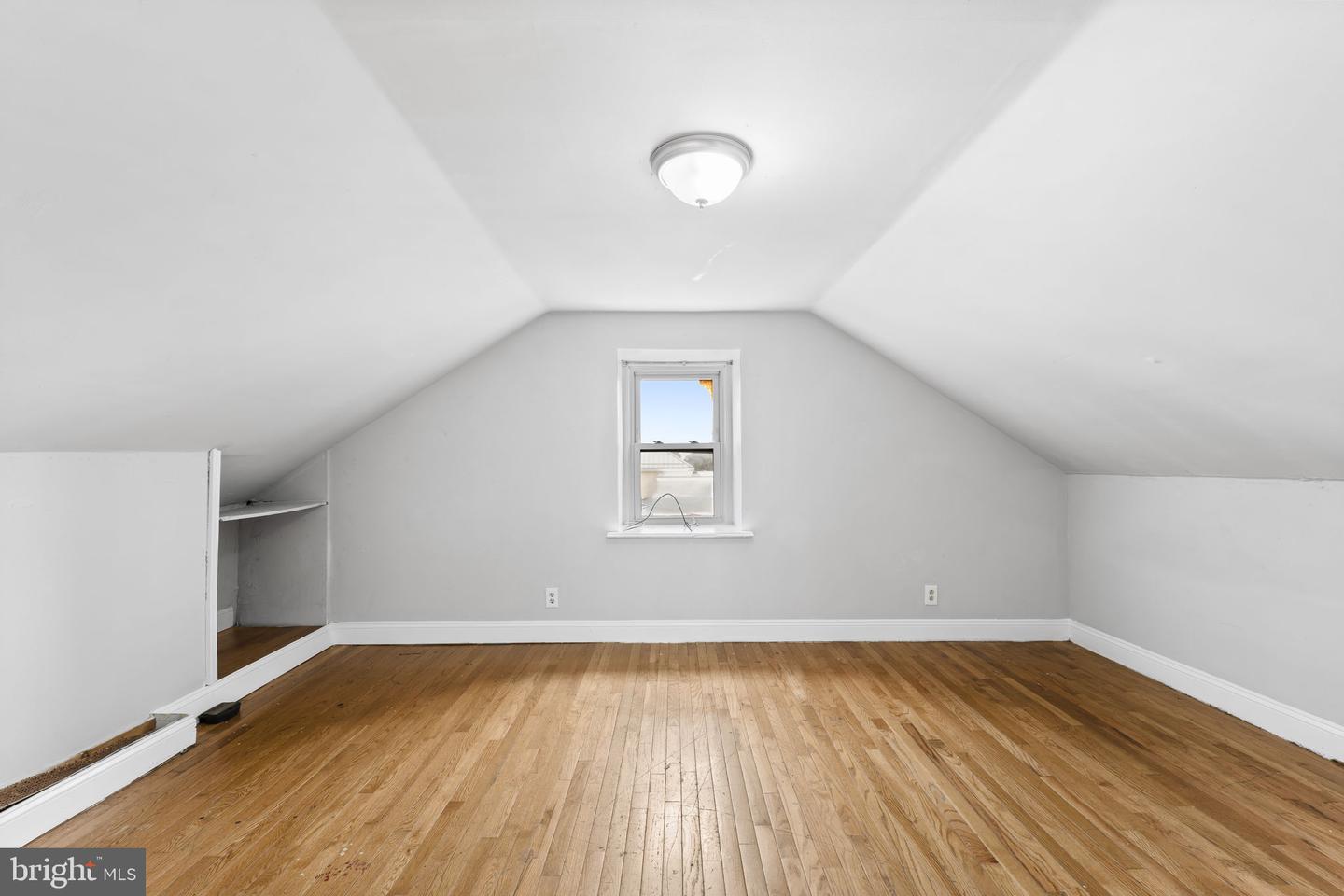 16 Windsor Ave Property Photo 16