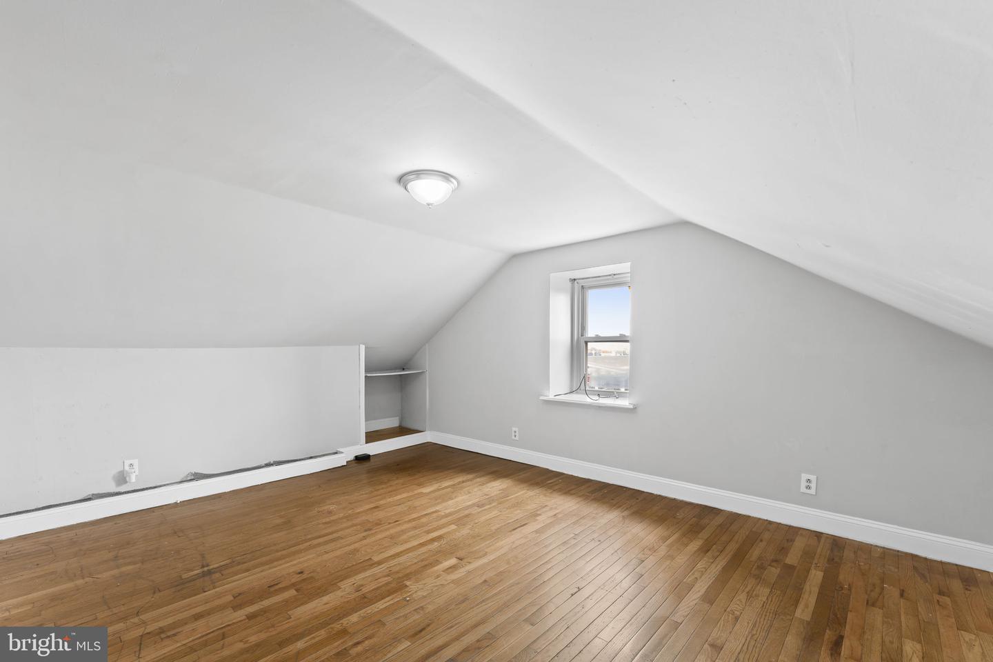 16 Windsor Ave Property Photo 17