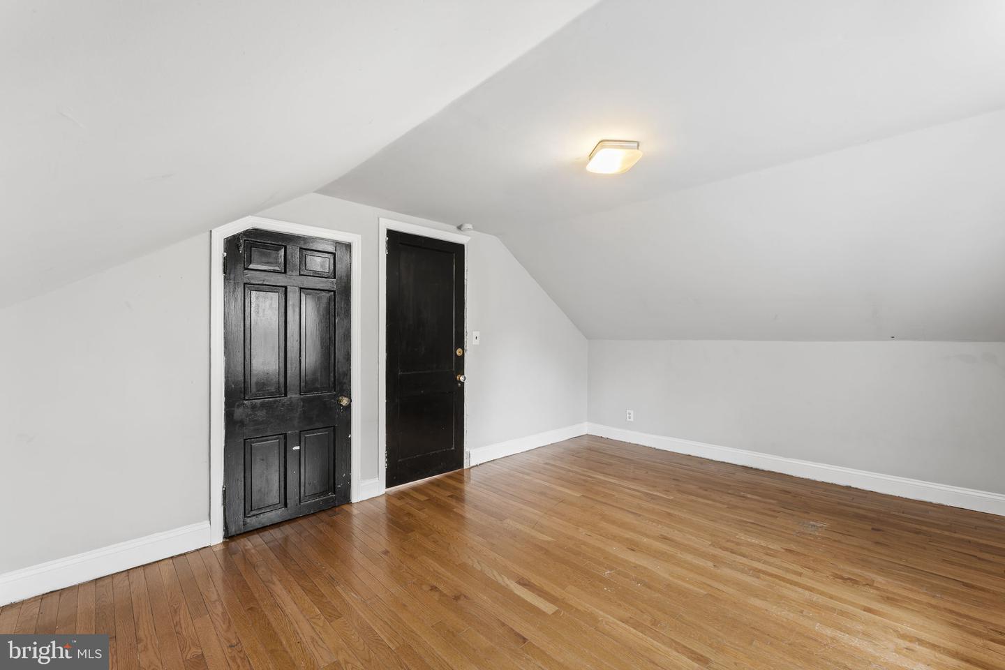 16 Windsor Ave Property Photo 19
