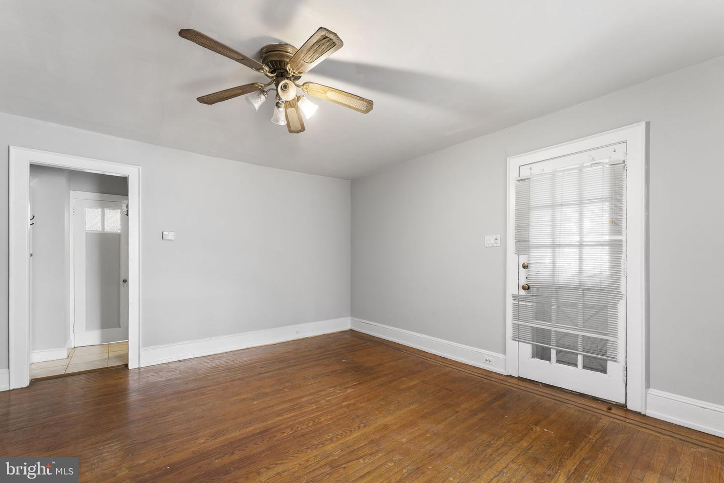 16 Windsor Ave Property Photo 26