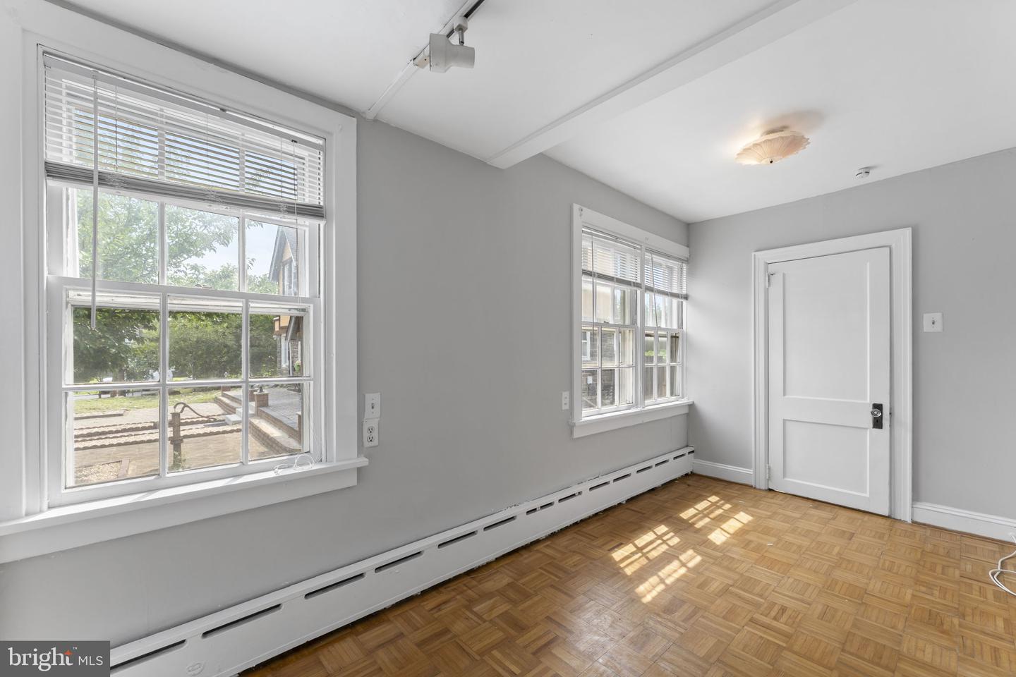 16 Windsor Ave Property Photo 29