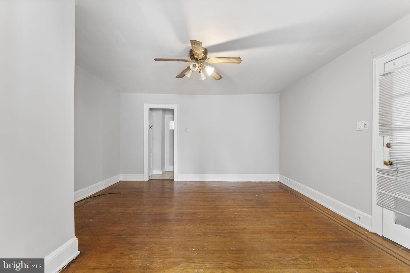 16 Windsor Ave Property Photo 30