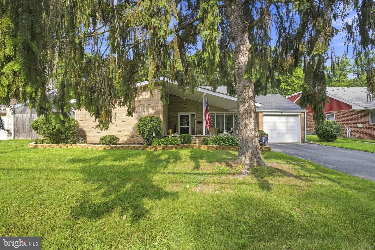 44 S Brookside Rd Property Photo 2