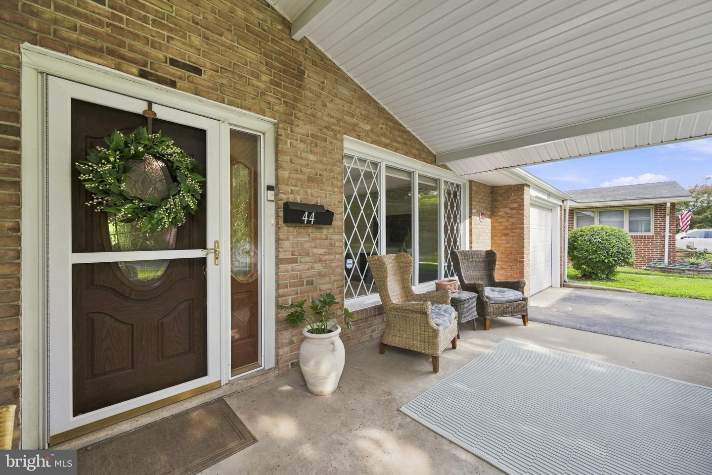 44 S Brookside Rd Property Photo 6