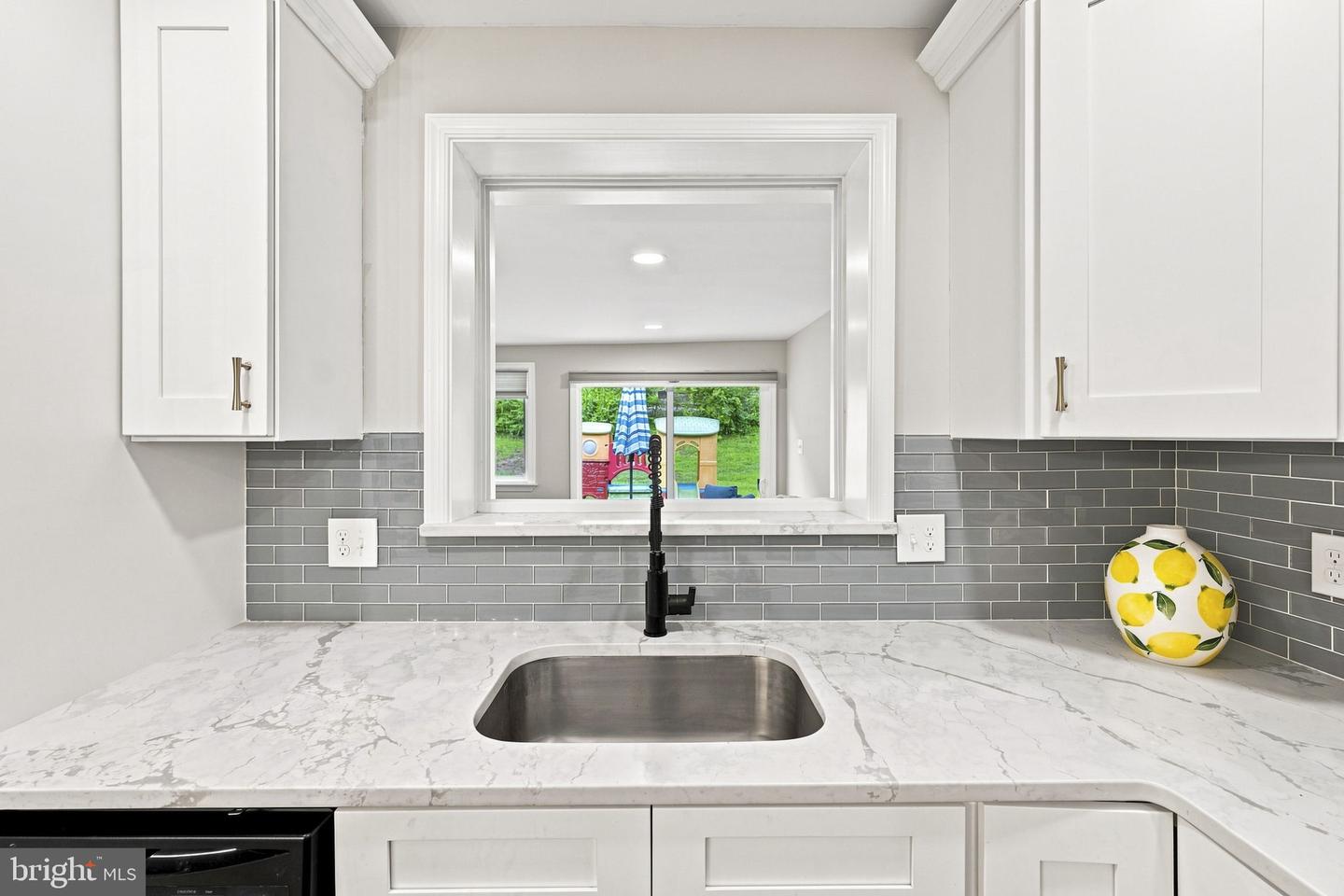 44 S Brookside Rd Property Photo 17