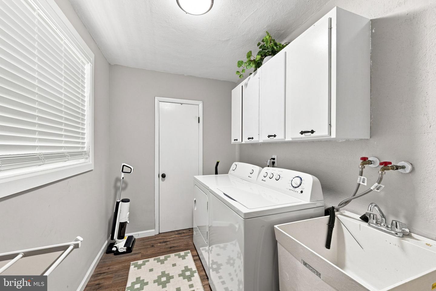 44 S Brookside Rd Property Photo 22