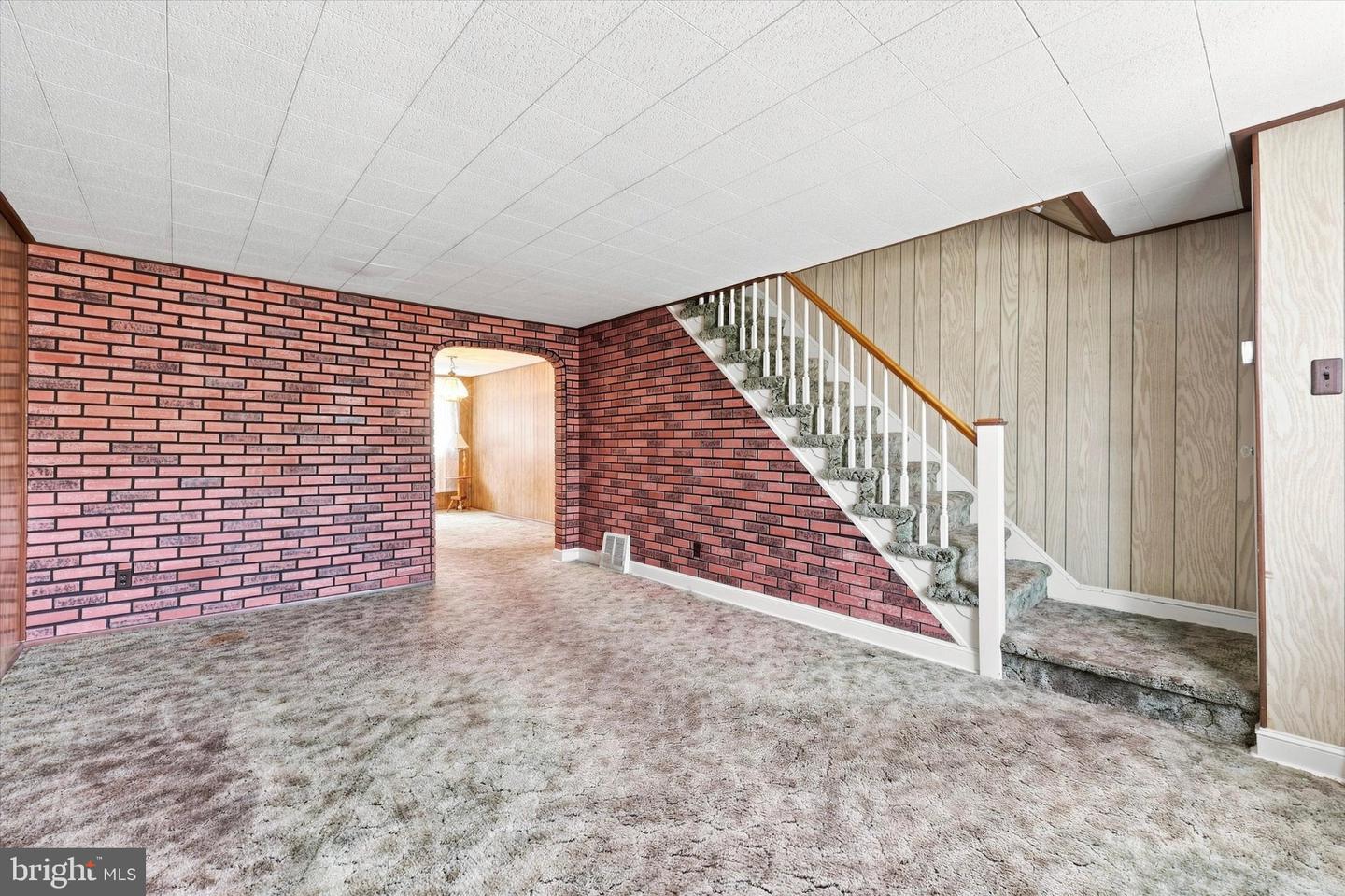 310 Westmont Dr Property Photo 4
