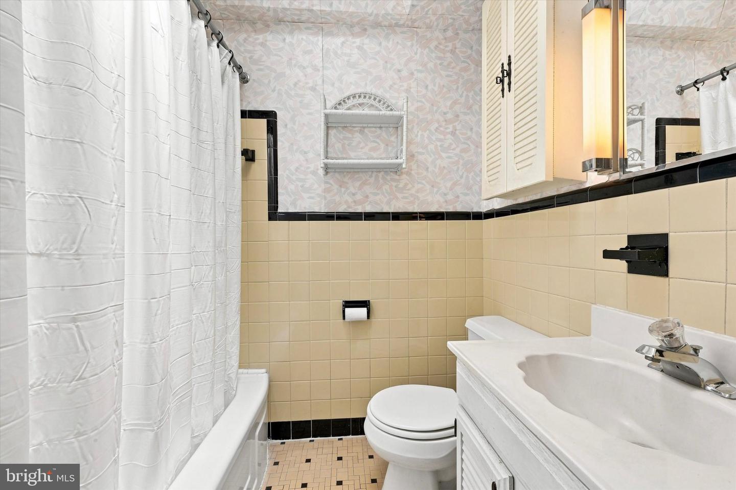 310 Westmont Dr Property Photo 7