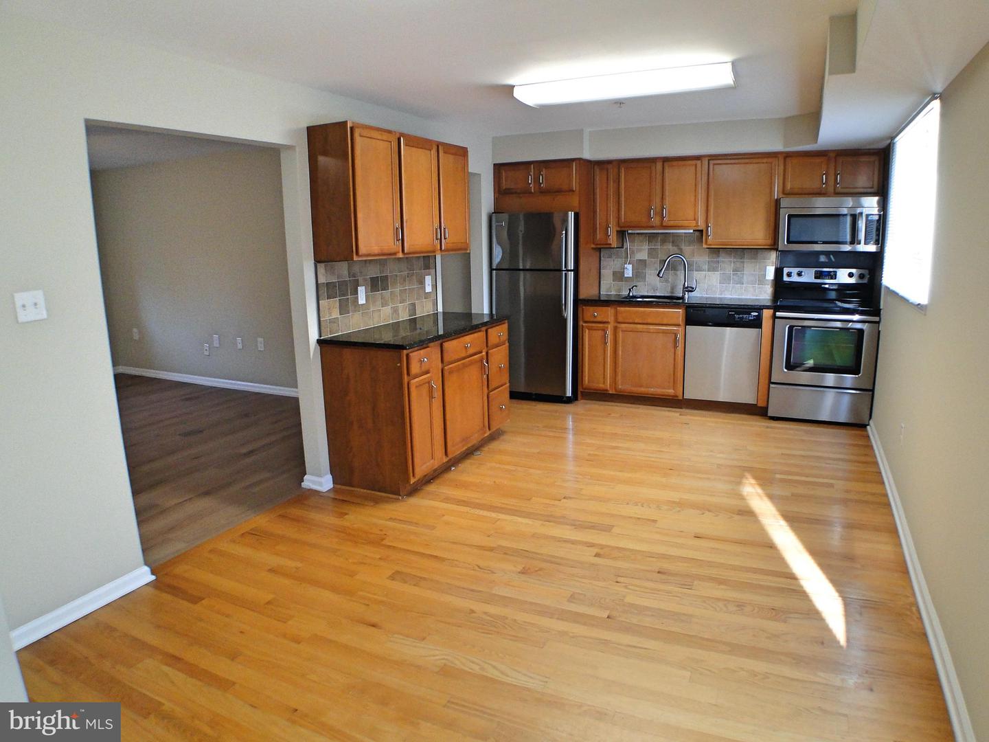 115 Morton Ave #1st Floor - Unit B Property Photo 6