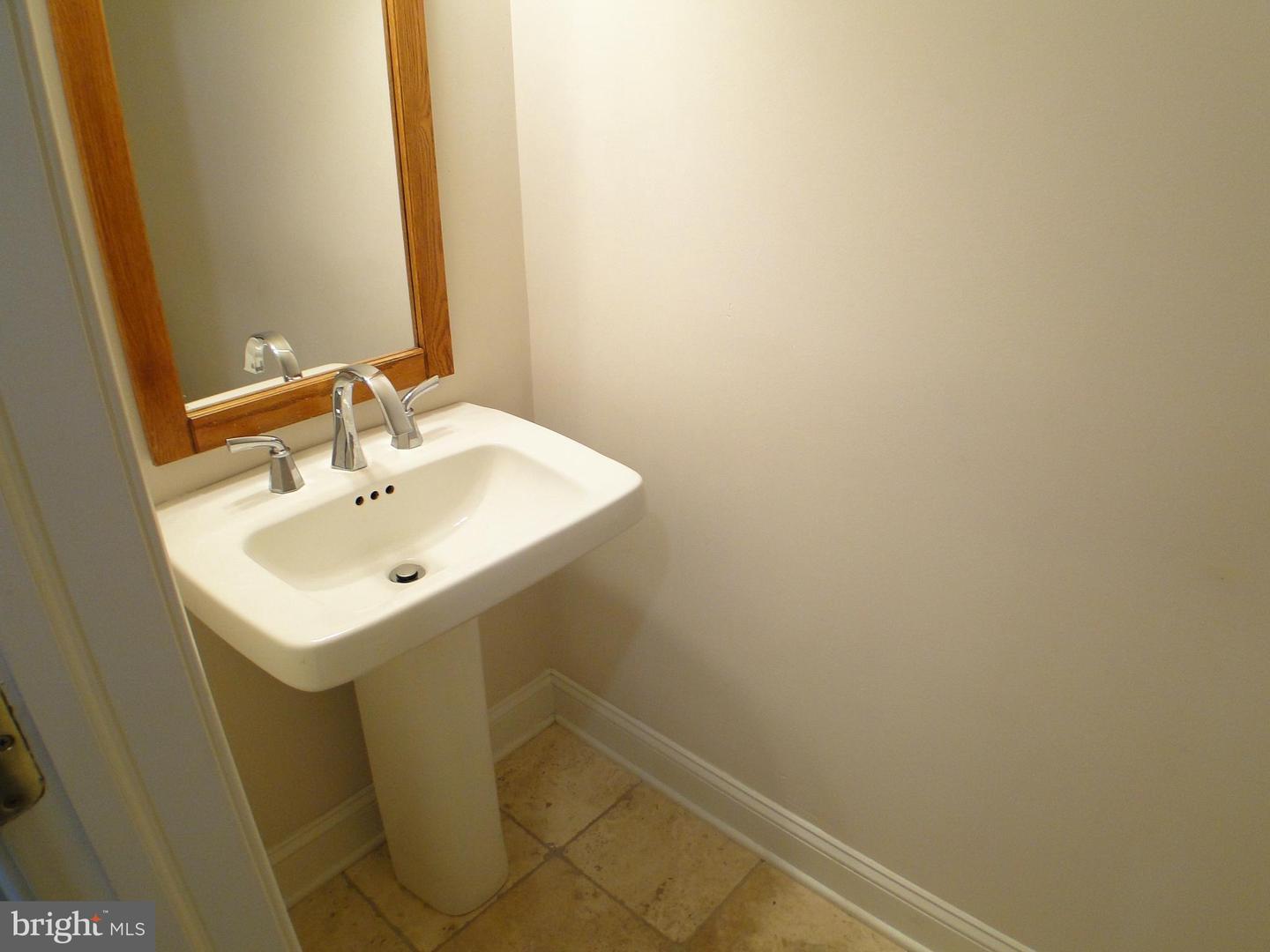 115 Morton Ave #1st Floor - Unit B Property Photo 9