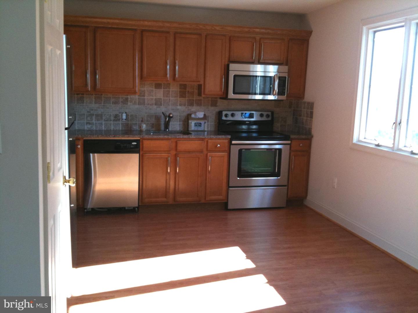 115 Morton Avenue #2nd Floor - Unit C Property Photo 5