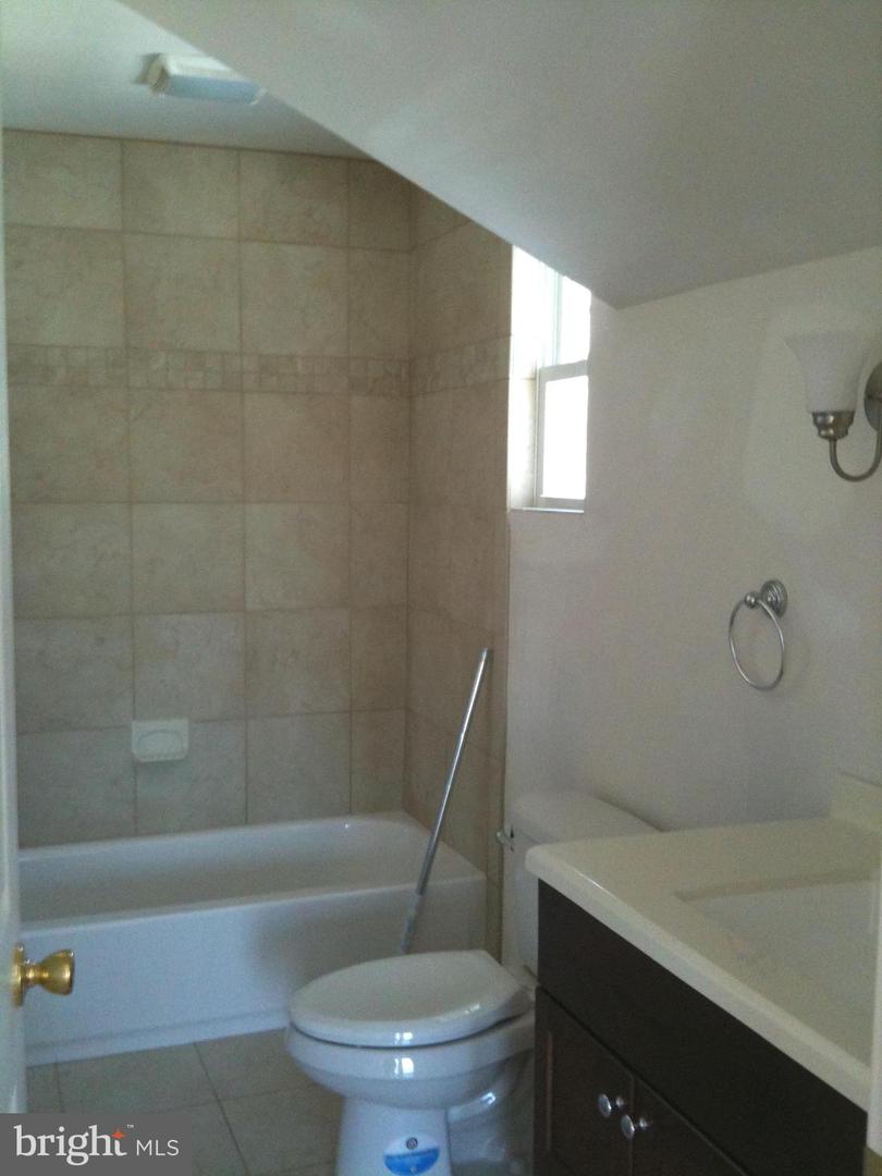115 Morton Avenue #2nd Floor - Unit C Property Photo 11