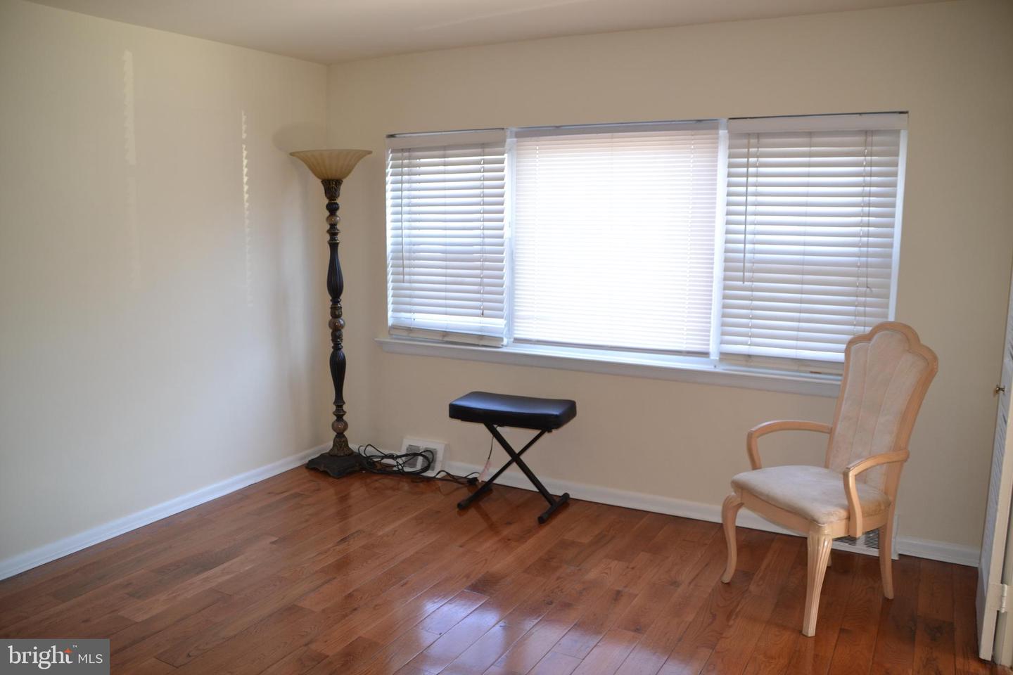 246 Ardmore Ave Property Photo 3