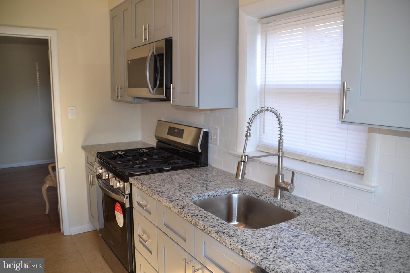 246 Ardmore Ave Property Photo 7