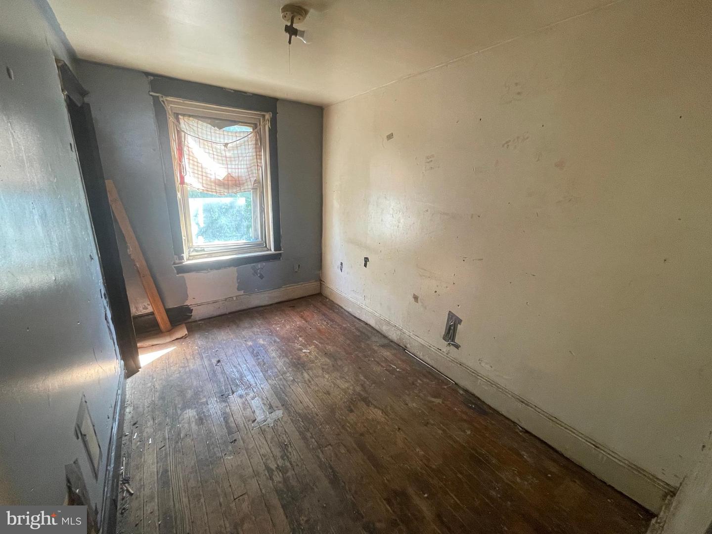 1037 Mcdowell Ave Property Photo 7