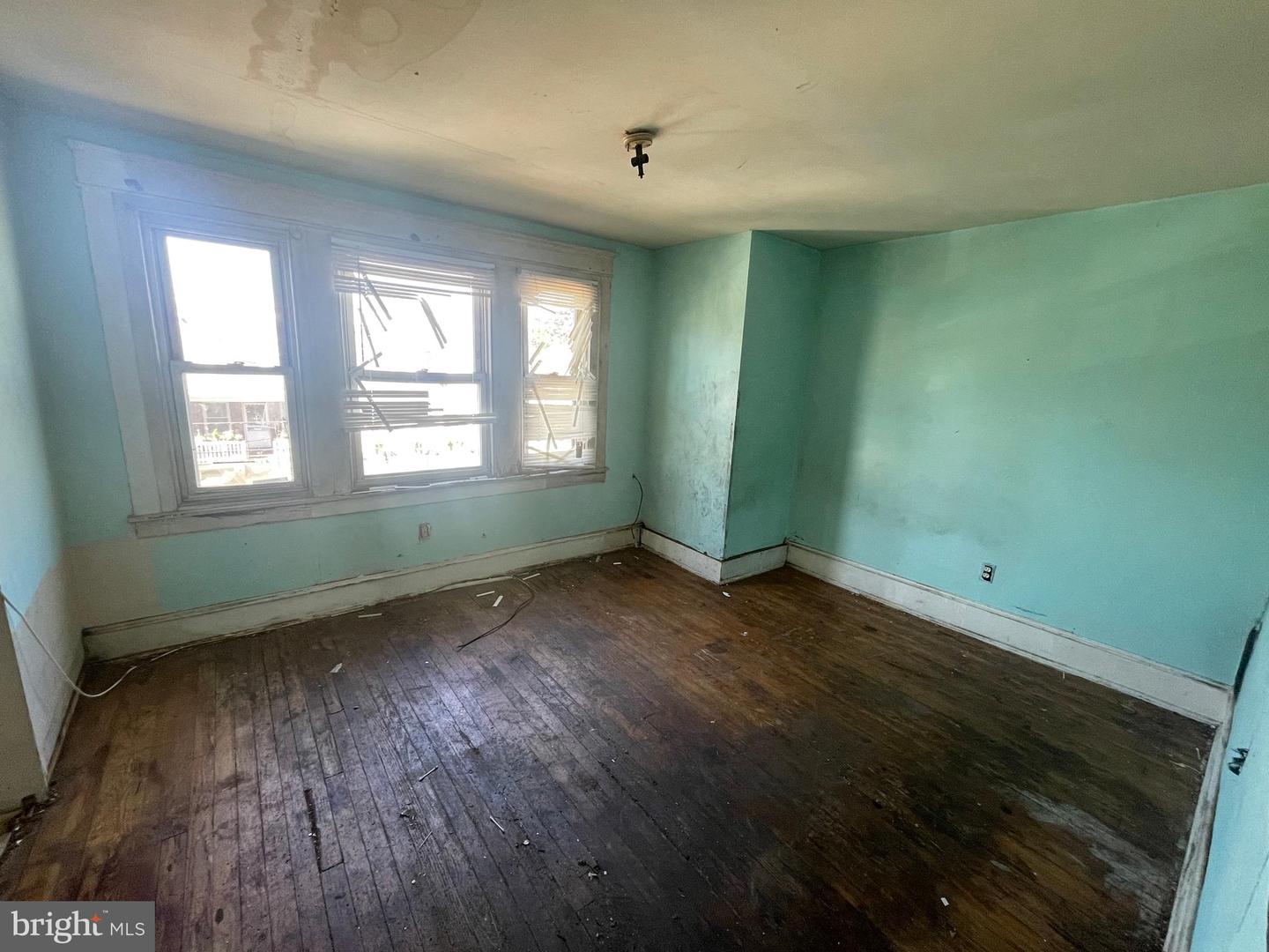 1037 Mcdowell Ave Property Photo 10