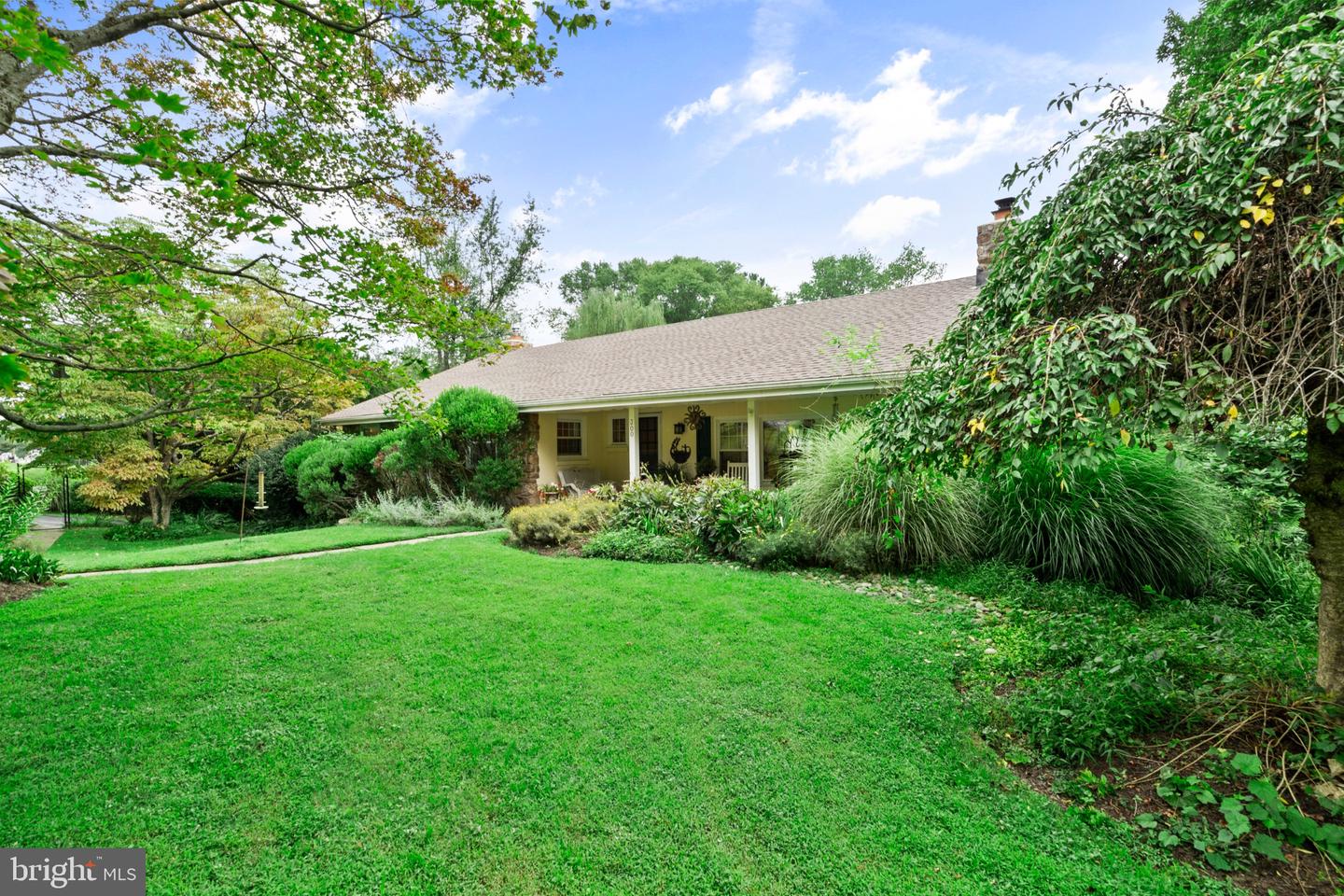 300 Timber Jump Ln Property Photo 3
