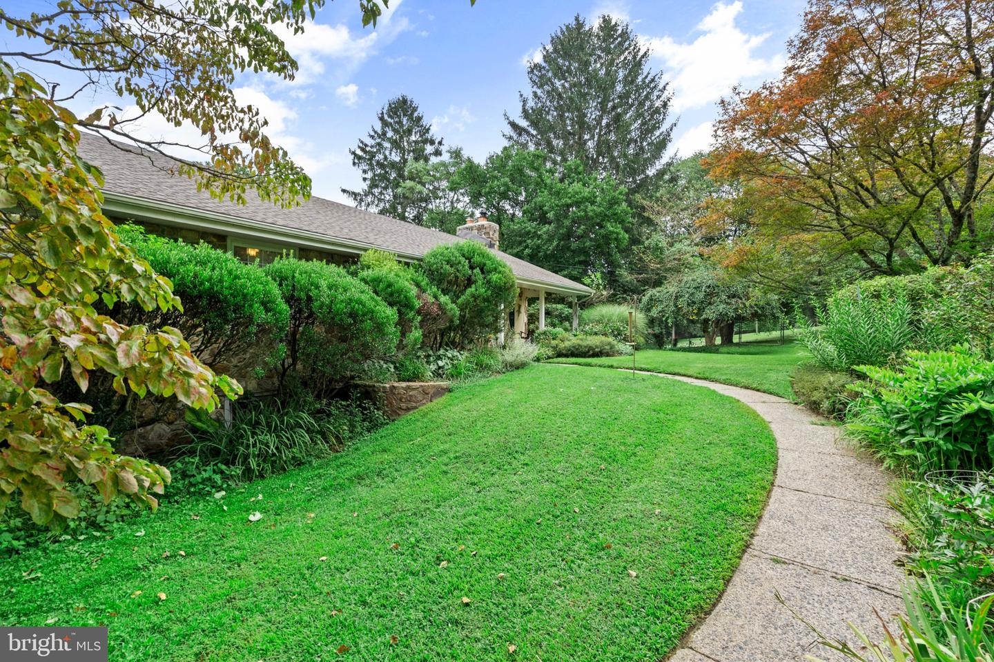 300 Timber Jump Ln Property Photo 4