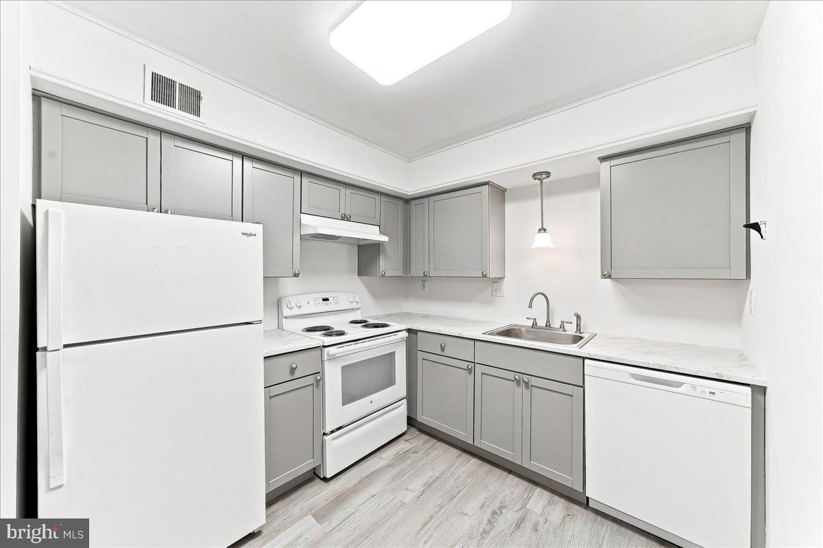 5200 Hilltop Dr #b-22 Property Photo 2