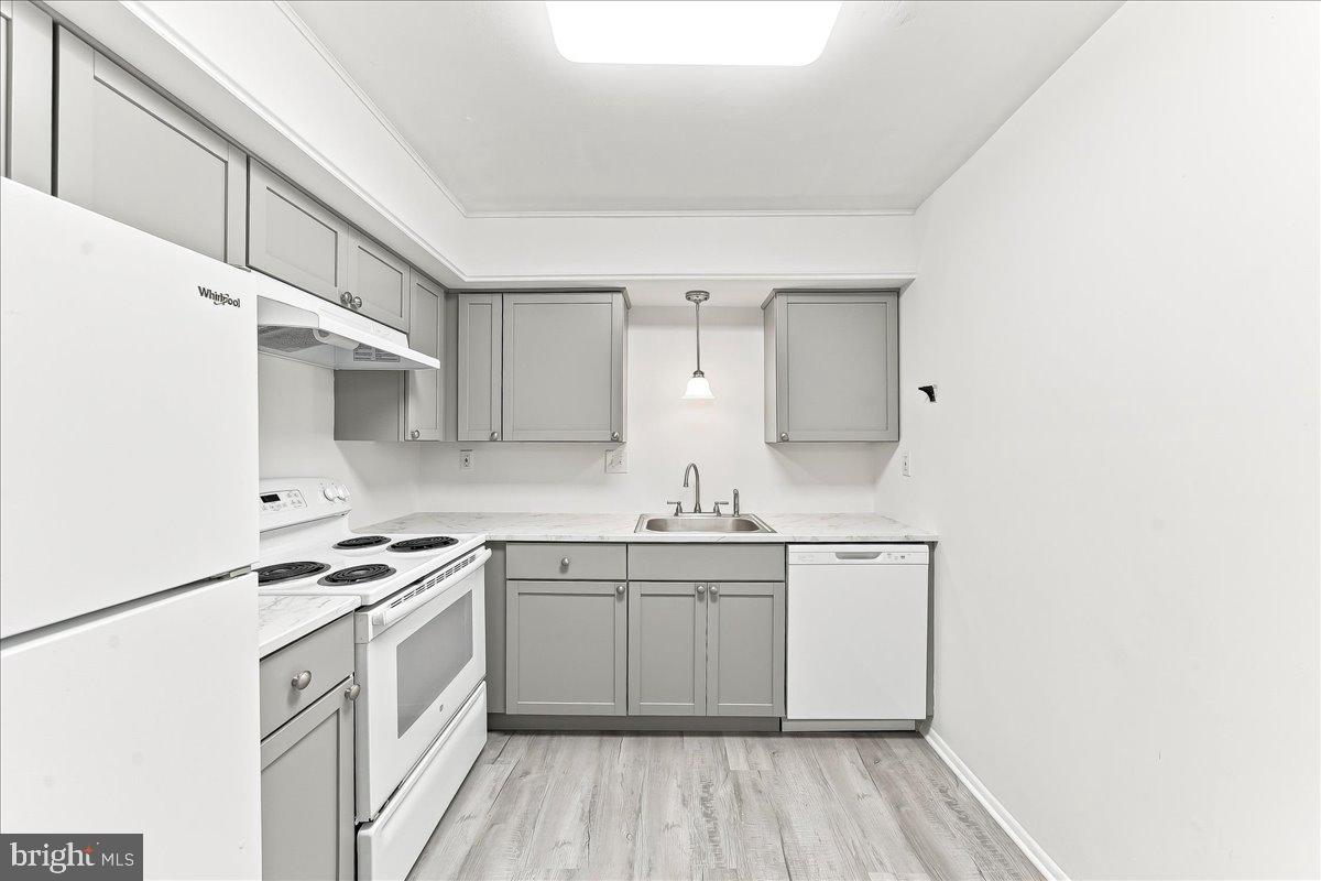 5200 Hilltop Dr #b-22 Property Photo 3