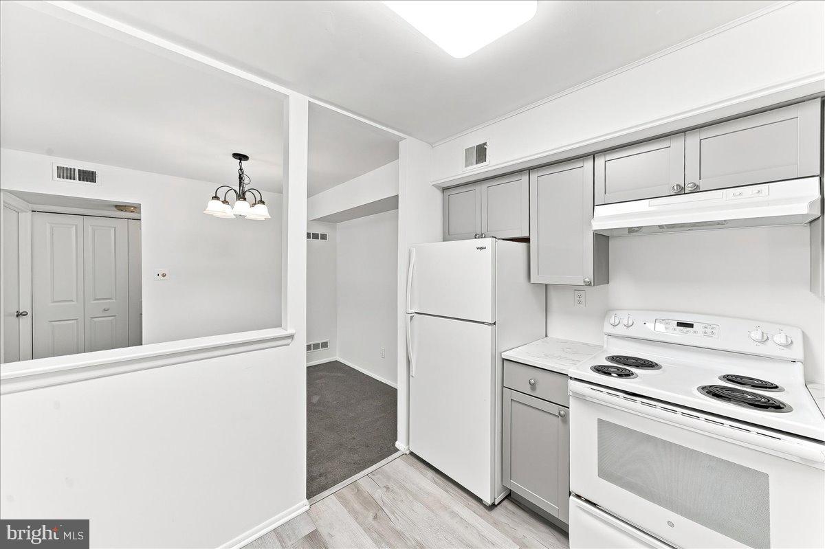 5200 Hilltop Dr #b-22 Property Photo 4