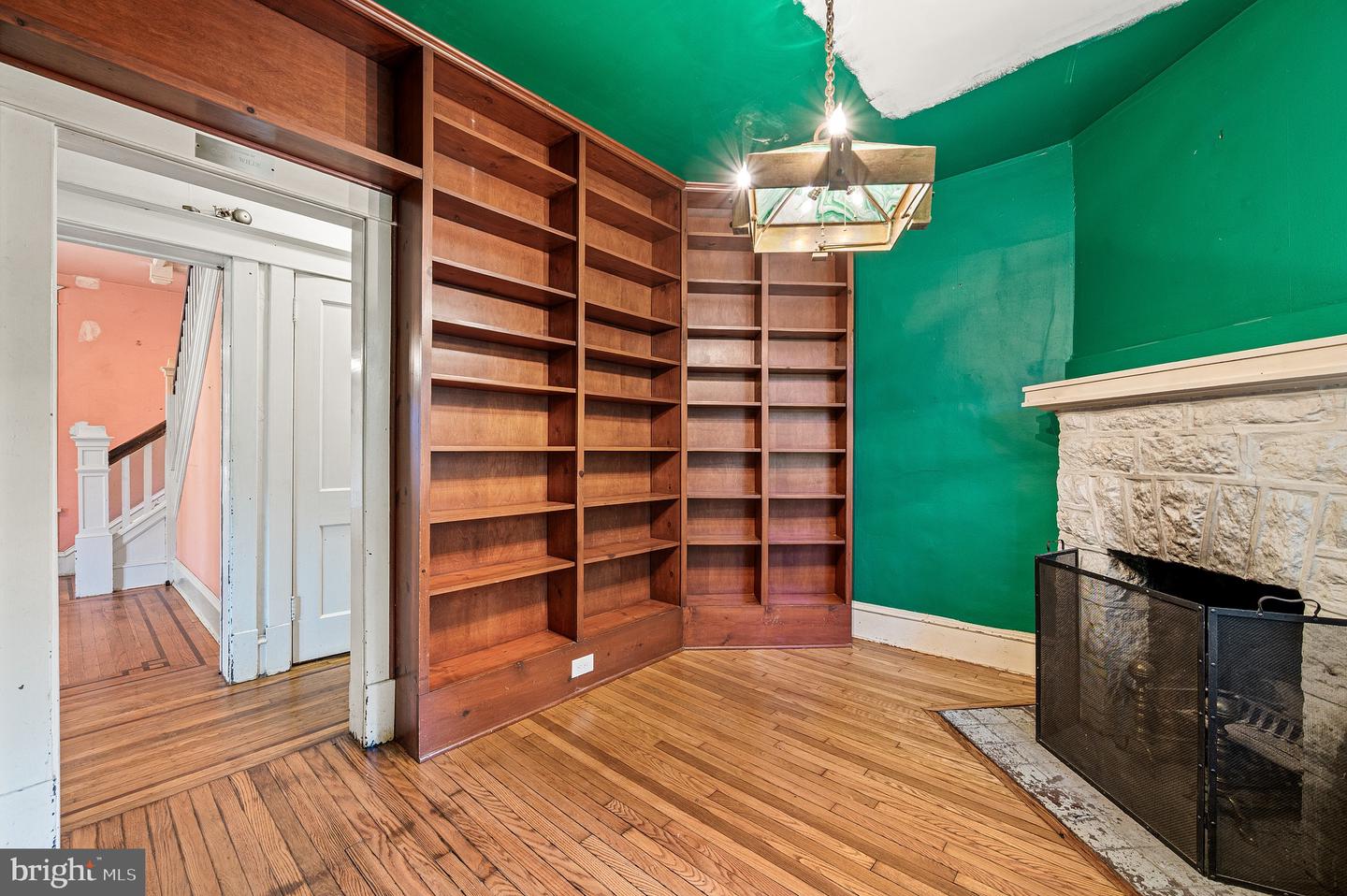 210 S Swarthmore Ave Property Photo 14