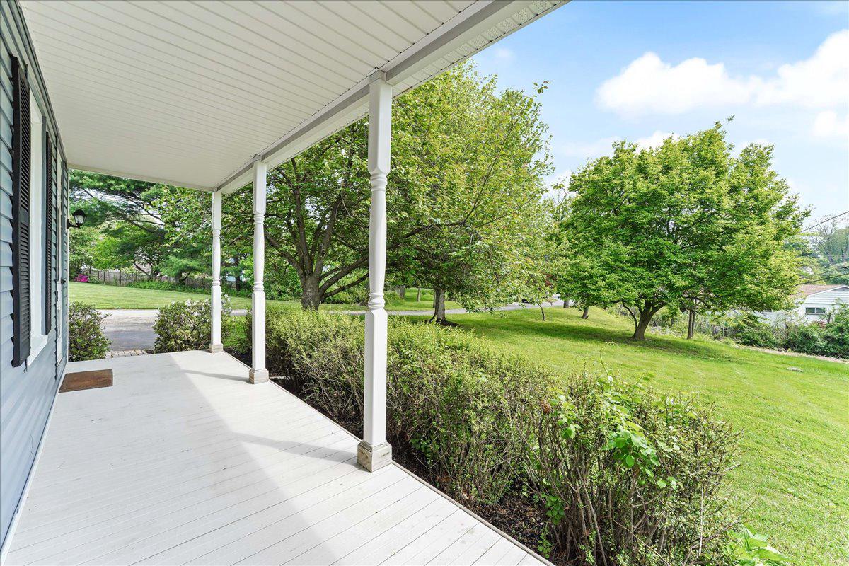 310 Cedar Ln Property Photo 3