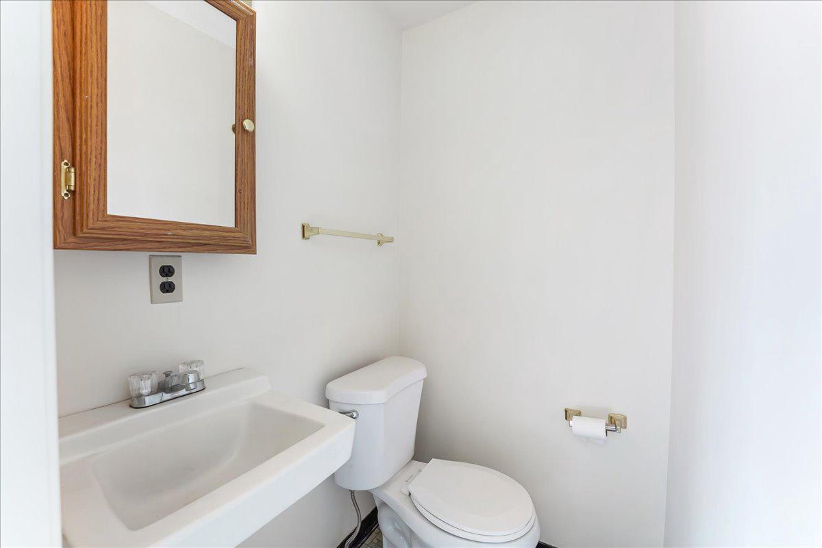 310 Cedar Ln Property Photo 13
