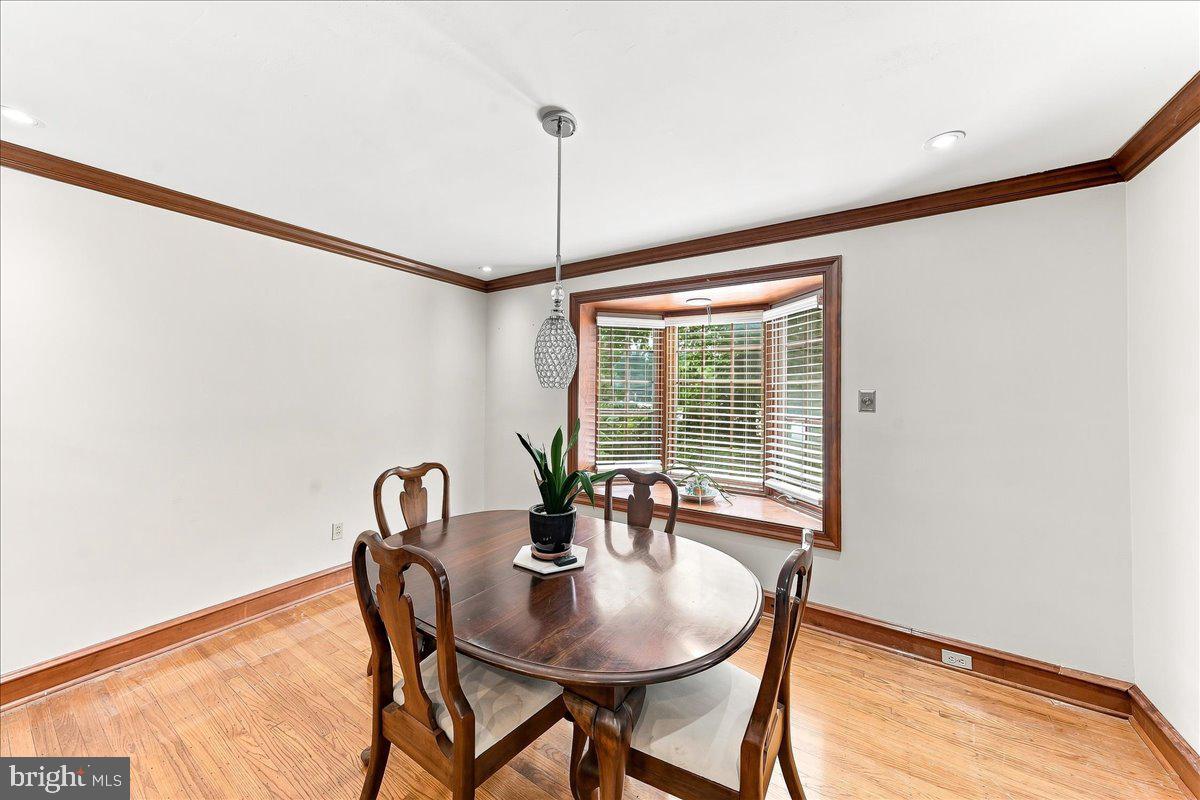 100 Governors Dr Property Photo 6
