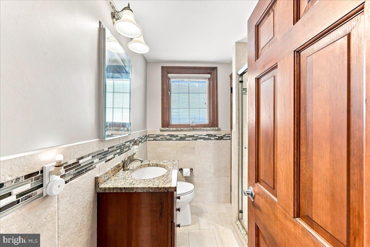 100 Governors Dr Property Photo 20