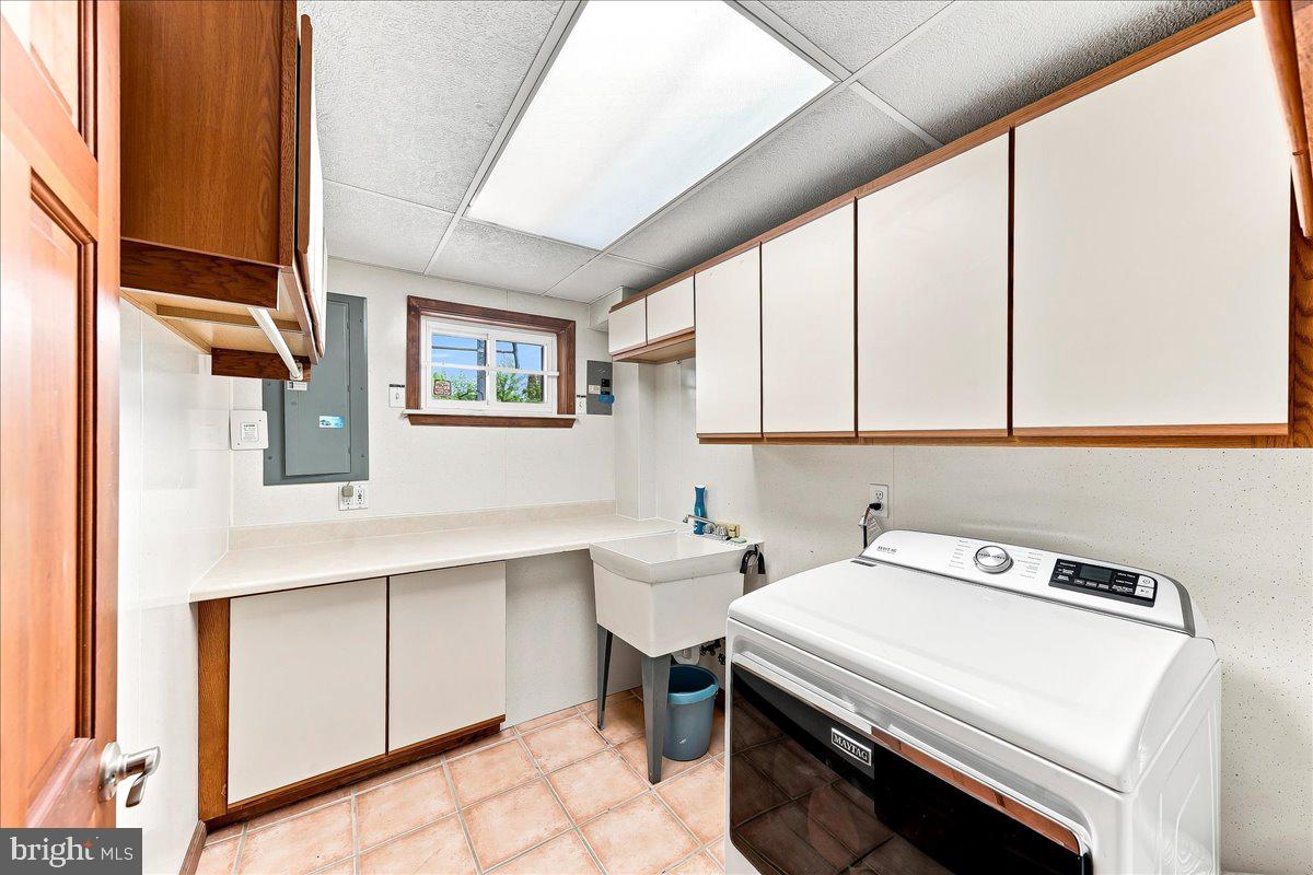 100 Governors Dr Property Photo 25
