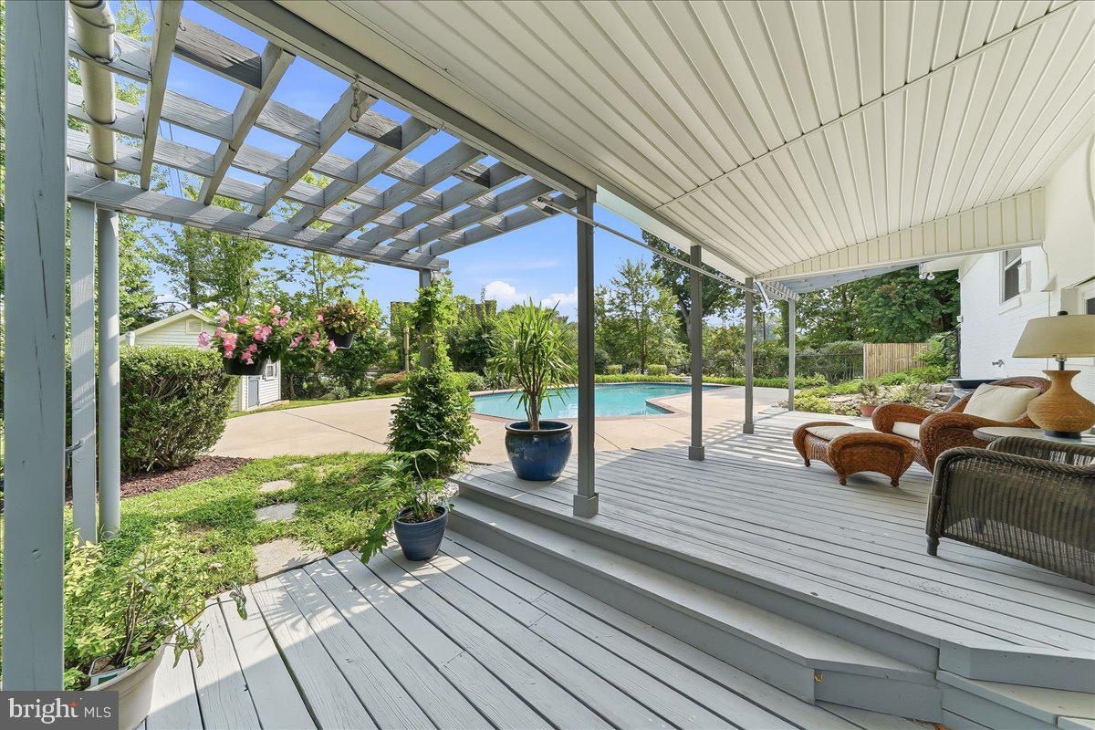 100 Governors Dr Property Photo 30